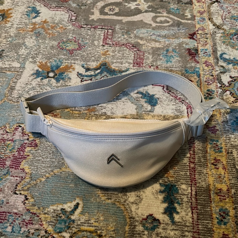 Brand new mid-size fanny pack